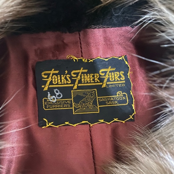 Fox Fur Coat - Picture 3 of 5